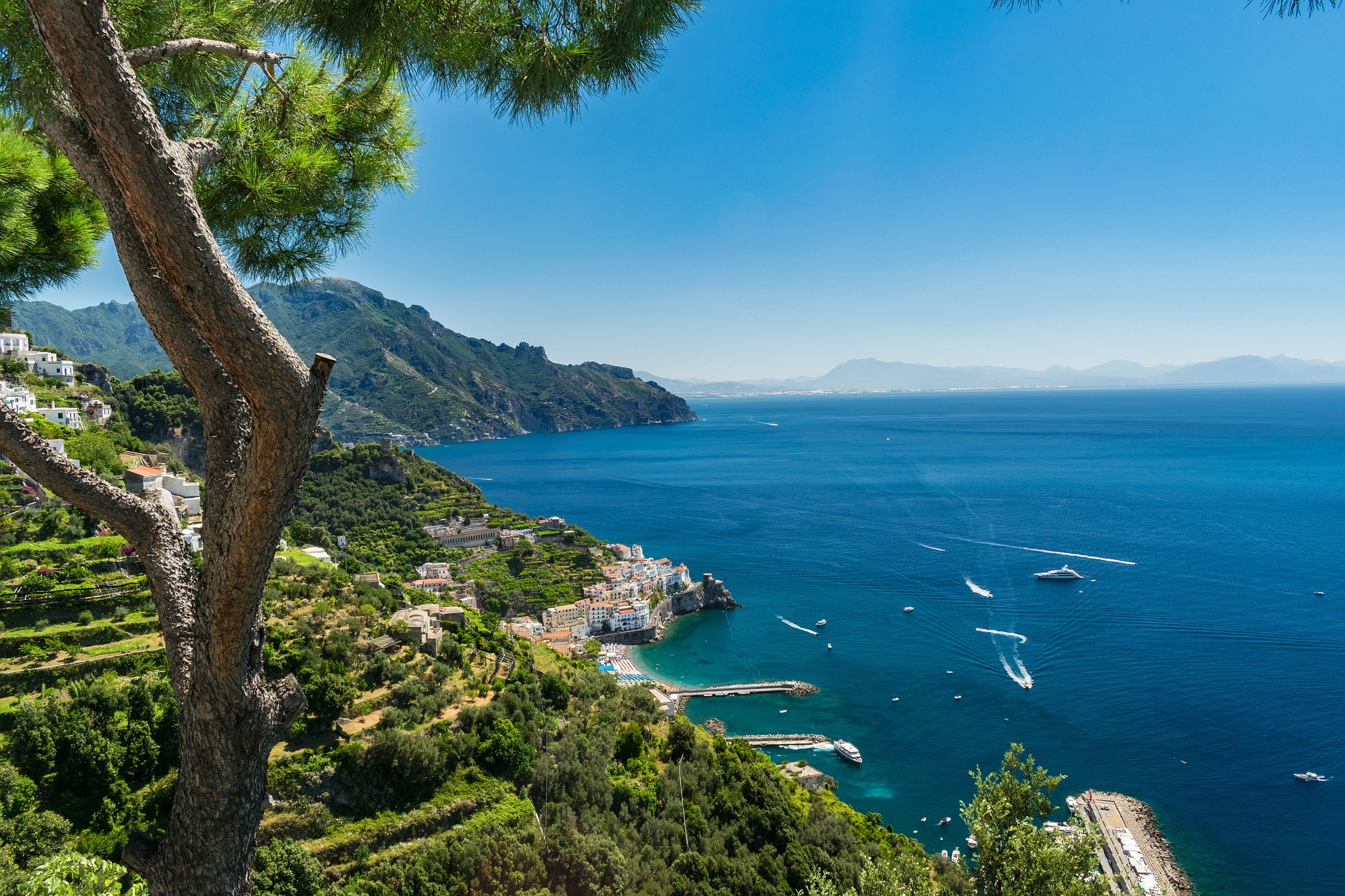 Trekking in Campania: l ' incanto della costiera amalfitana